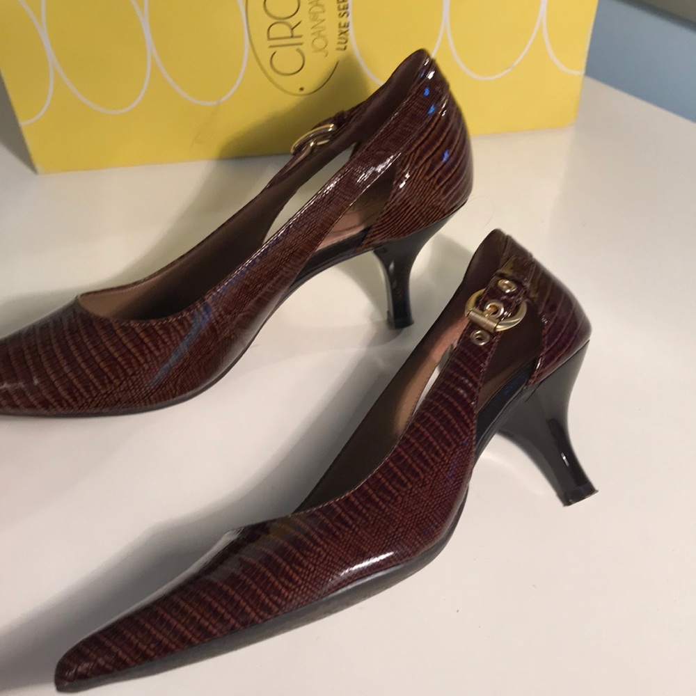Brown Leather slingback pump- New condition